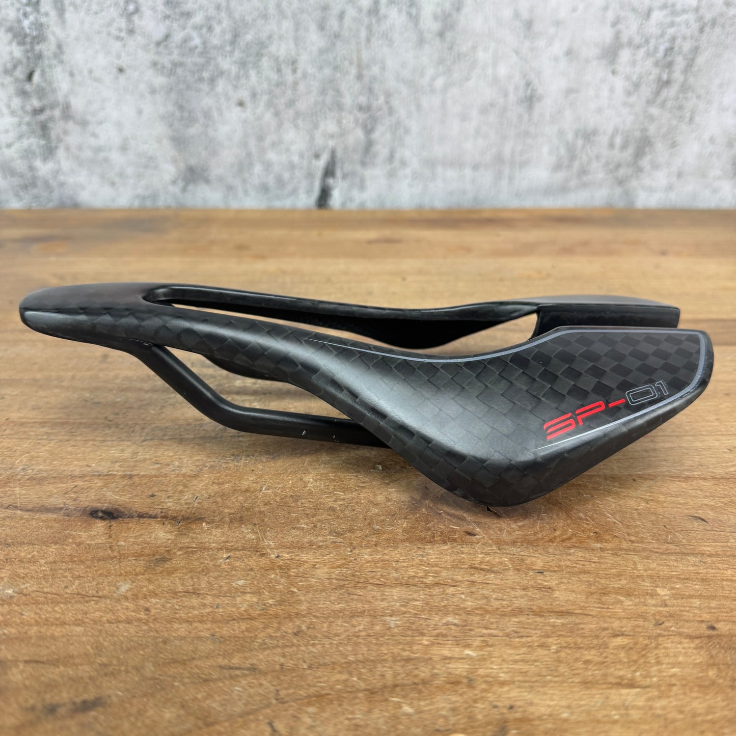 Mint! Selle Italia SP-01 Boost Tekno Superflow 130mm 7x9mm Carbon Saddle 121g