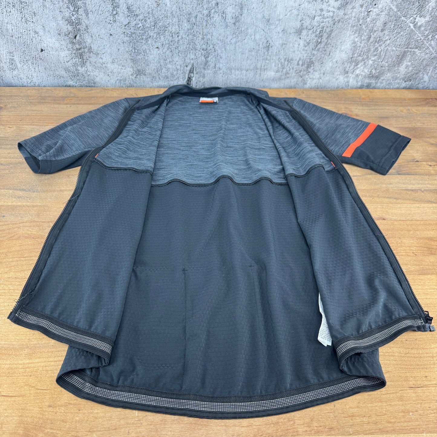 Sportful Black/Gray Men's Large Short Sleeve Cycling Jersey w/ Zipper Pocket