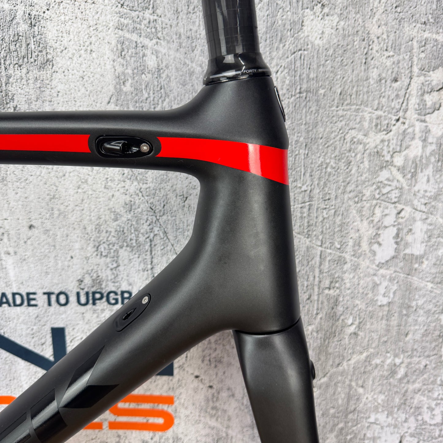 Mint! 2016 Trek Emonda SLR H2 Fit 700 56cm OCLV Carbon Rim Brake Frameset 700c