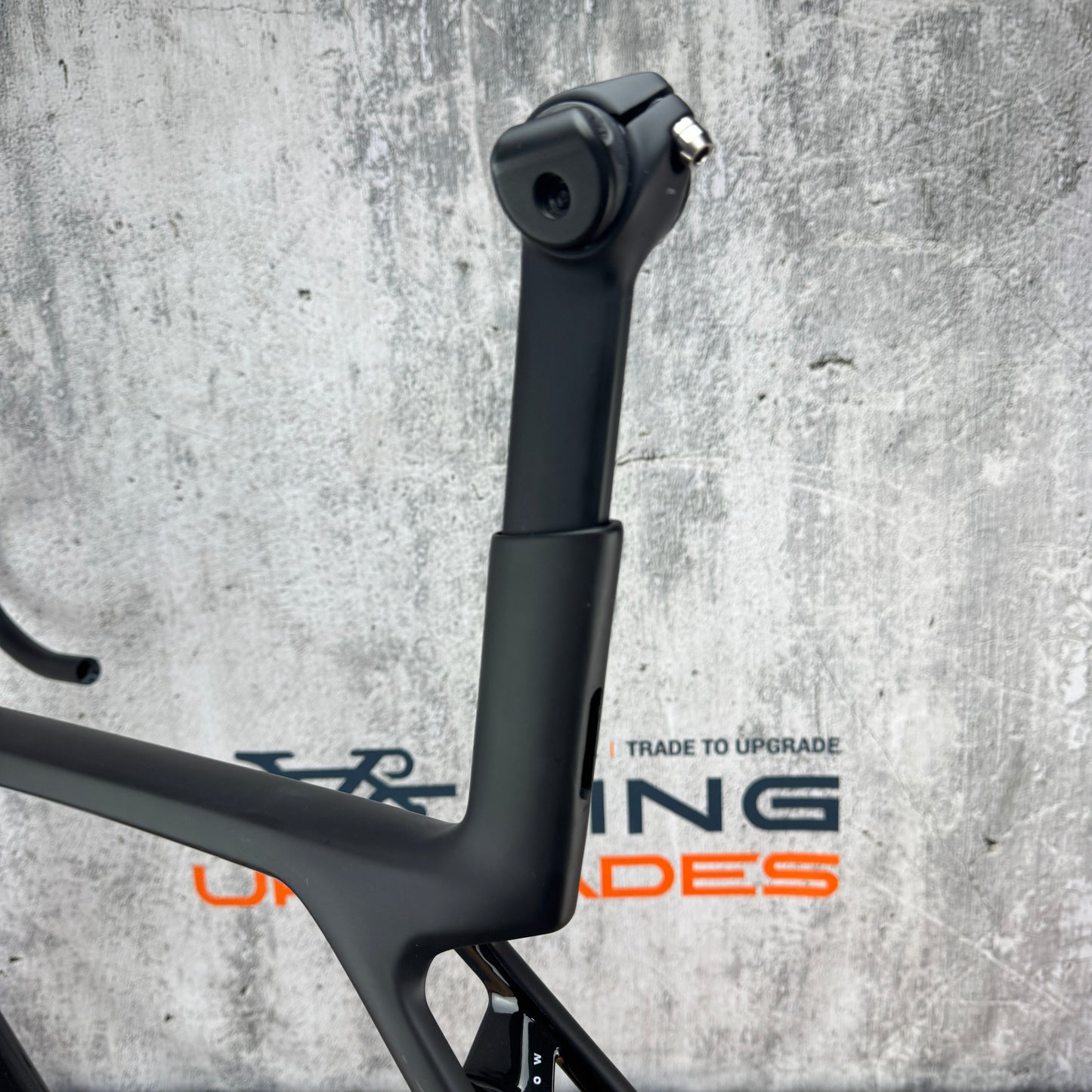 Low Mile! 2025 Trek Madone SLR Gen 8 900 OCLV Large Carbon Disc Frameset 700c