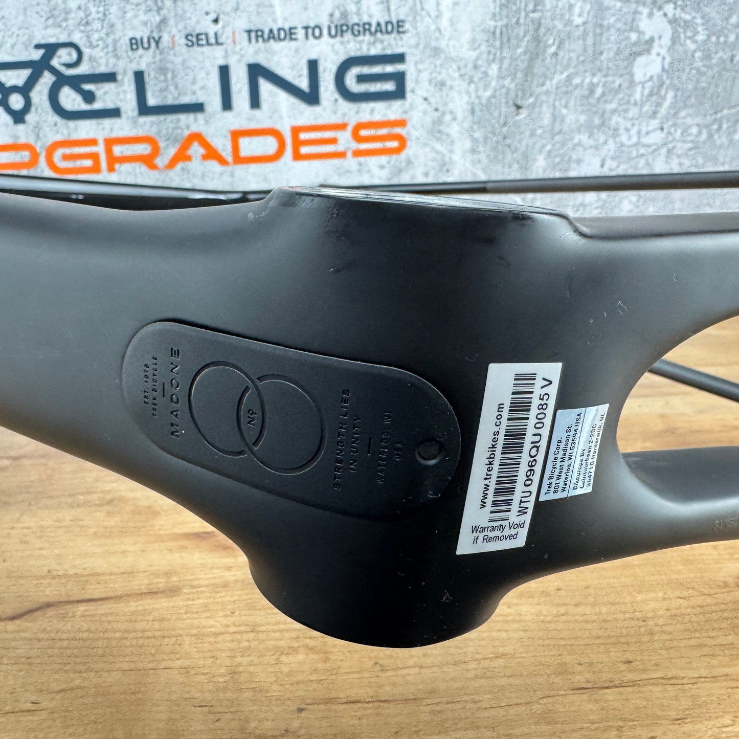Low Mile! 2025 Trek Madone SLR Gen 8 900 OCLV Large Carbon Disc Frameset 700c