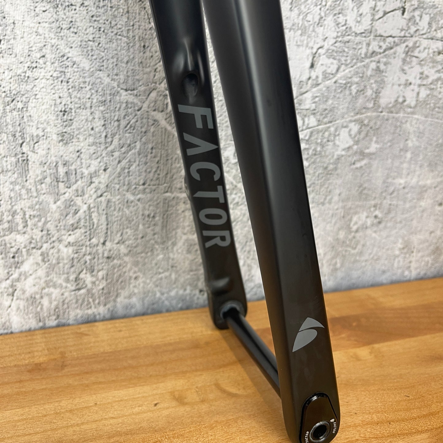 2018 Factor O2 54cm Carbon Disc Brake Road Bike Black Frameset 700c 1630g