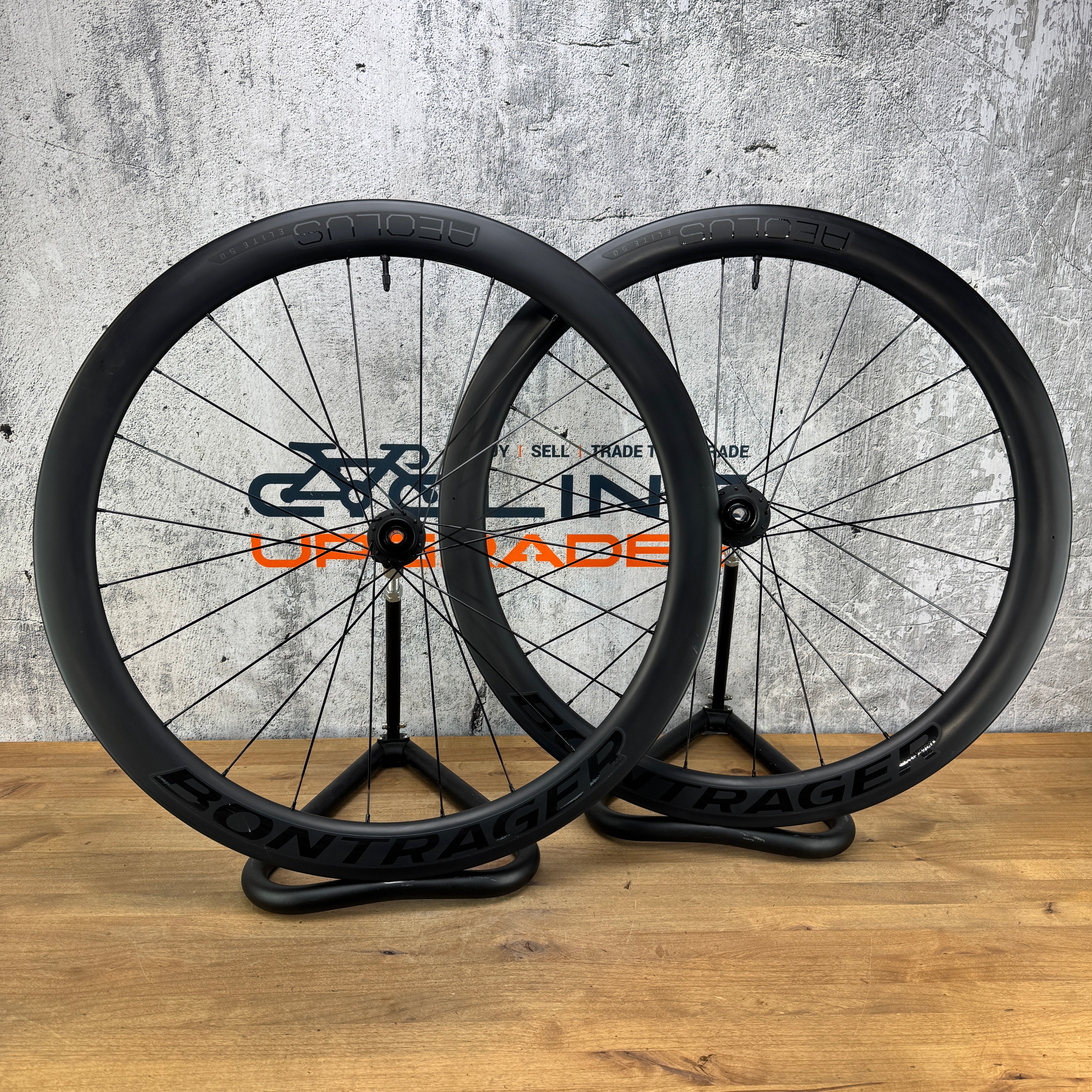 Low Mile! Bontrager Aeolus Elite 50 Carbon Tubeless Disc Wheelset