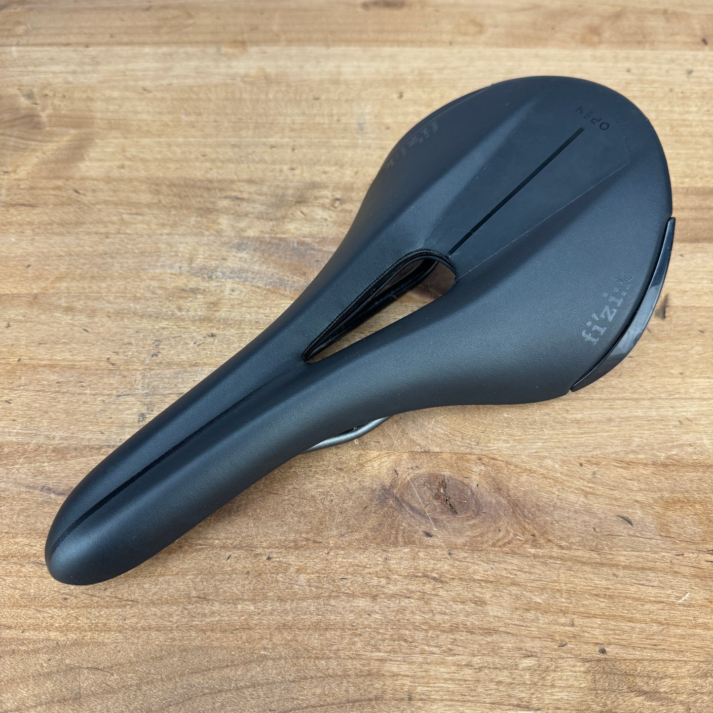 Fizik Aliante R3 Open Regular 7x7mm Kium Rails 140mm Bike Saddle 237g
