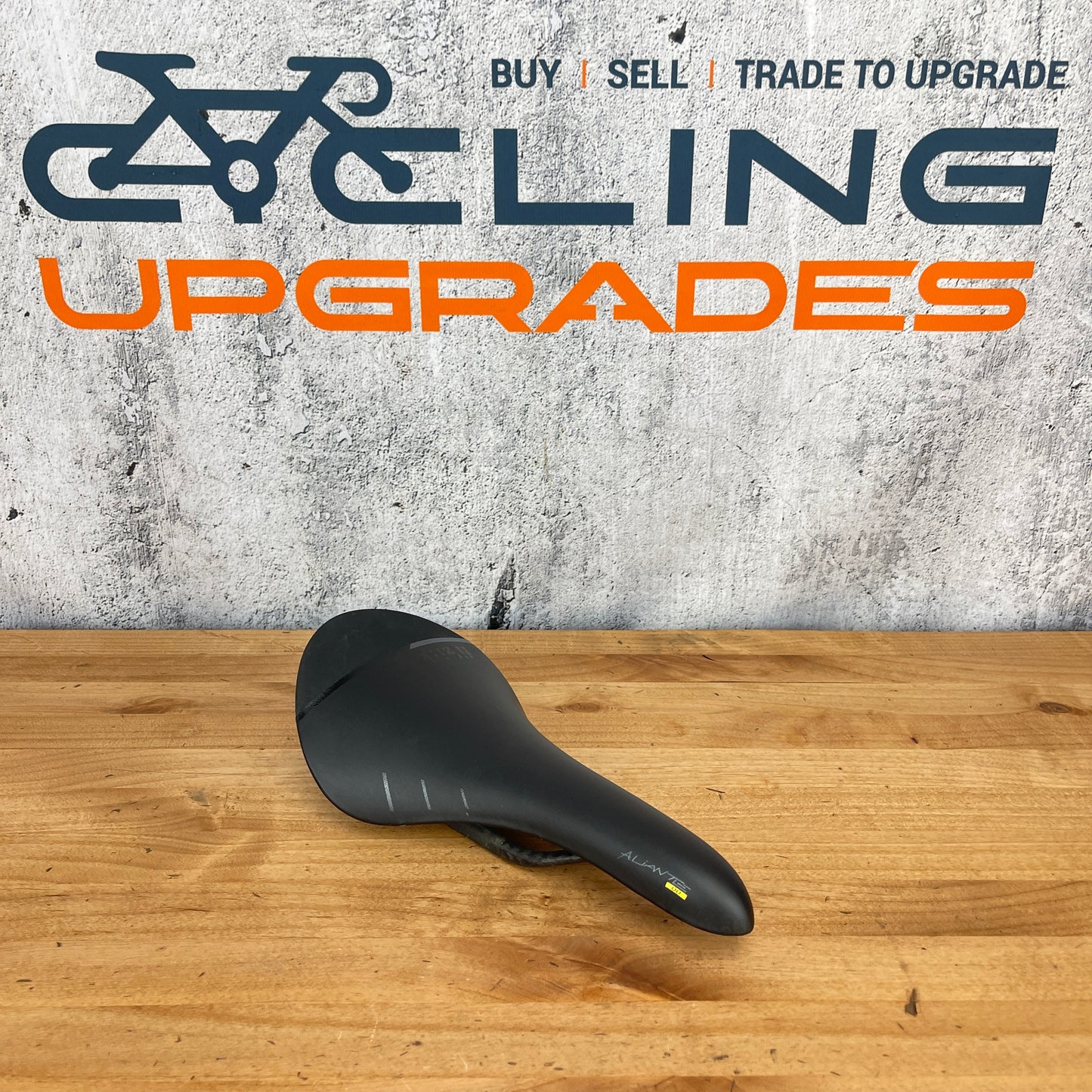 Fizik Aliante 00 138mm 7x10mm Carbon Rails Bike Seat Saddle 180g