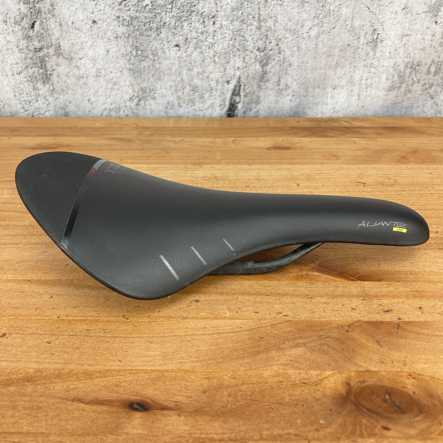 Fizik Aliante 00 138mm 7x10mm Carbon Rails Bike Seat Saddle 180g