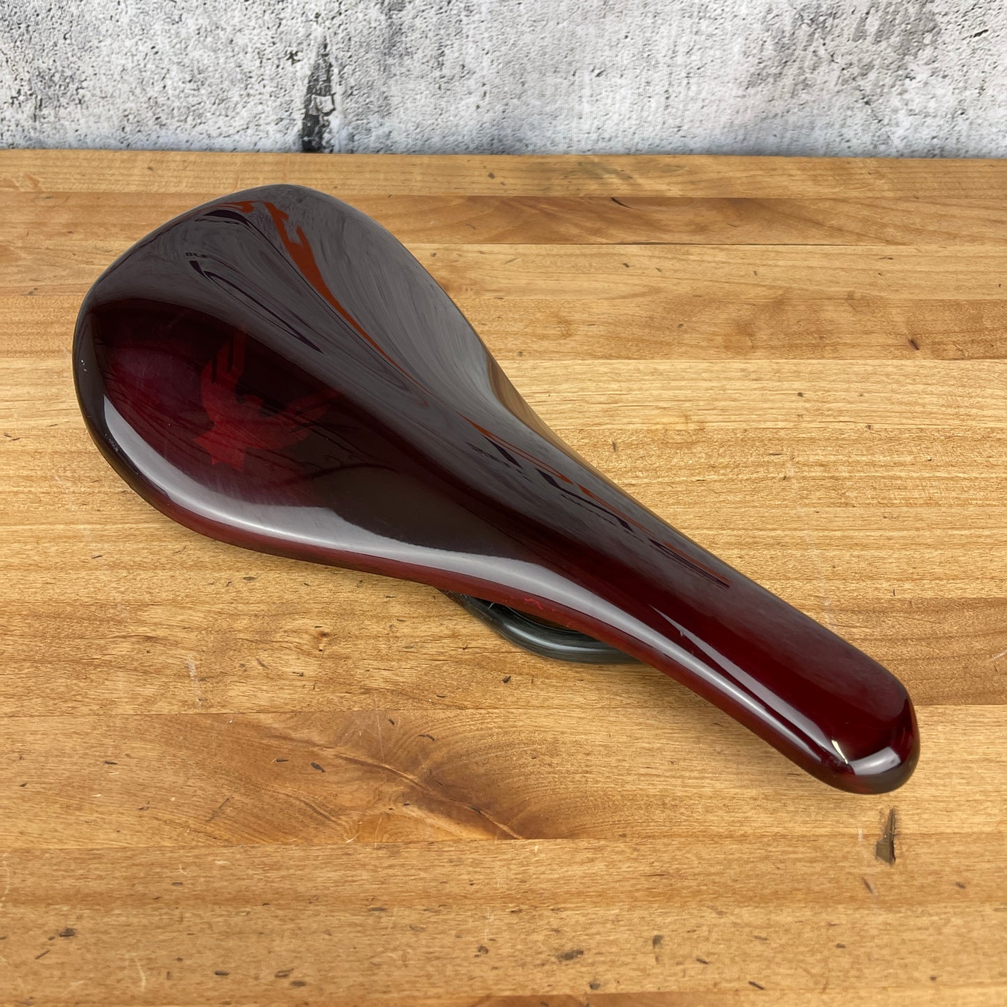 Beast Components Pure Red Gloss 7x9mm Carbon Rails Bicycle Saddle 100g