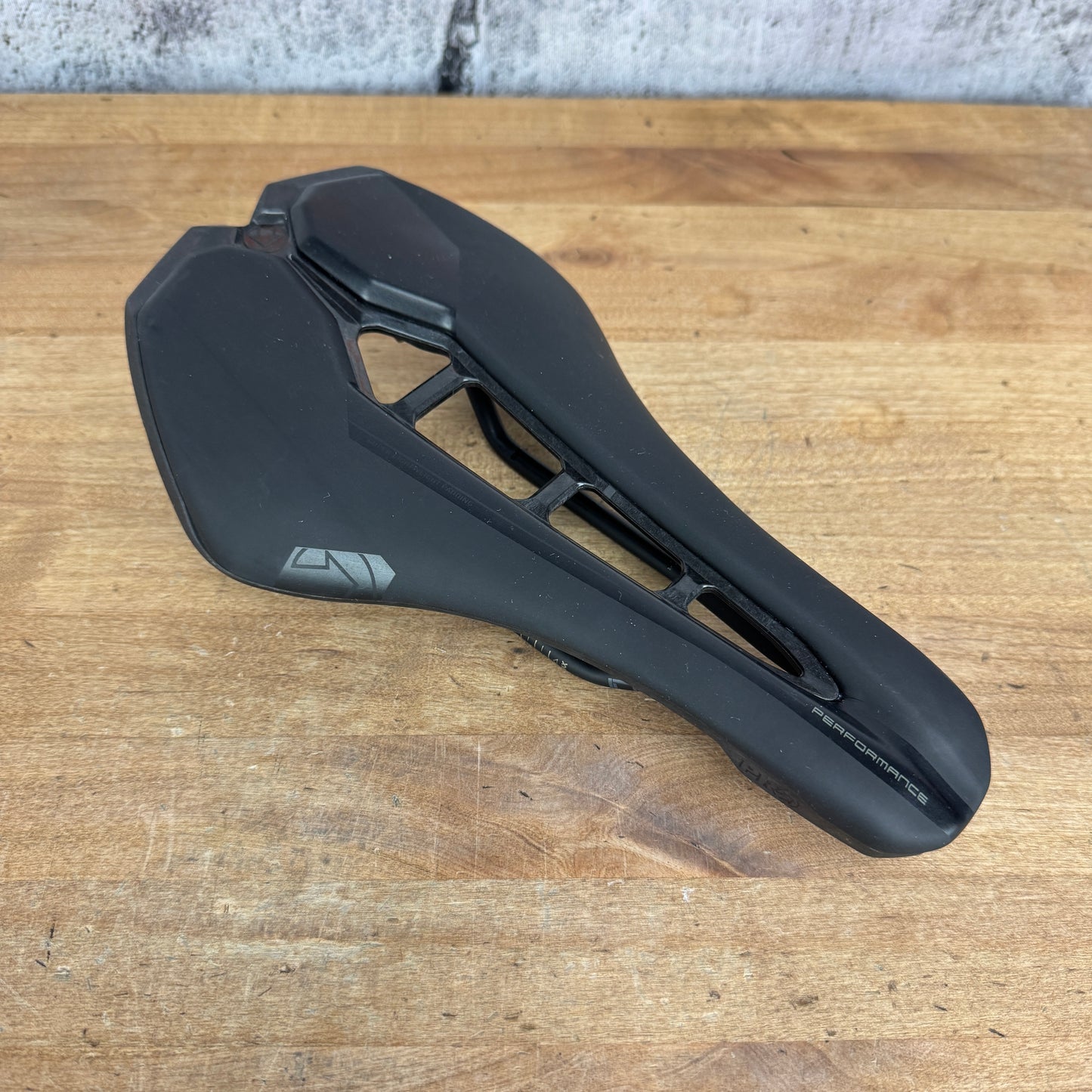 Low Mile! Shimano Pro Stealth Performance 7x7mm Inox Rails 142mm Bike Saddle