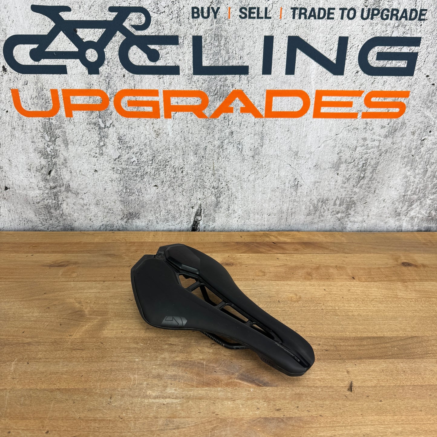 Low Mile! Shimano Pro Stealth Performance 7x7mm Inox Rails 142mm Bike Saddle