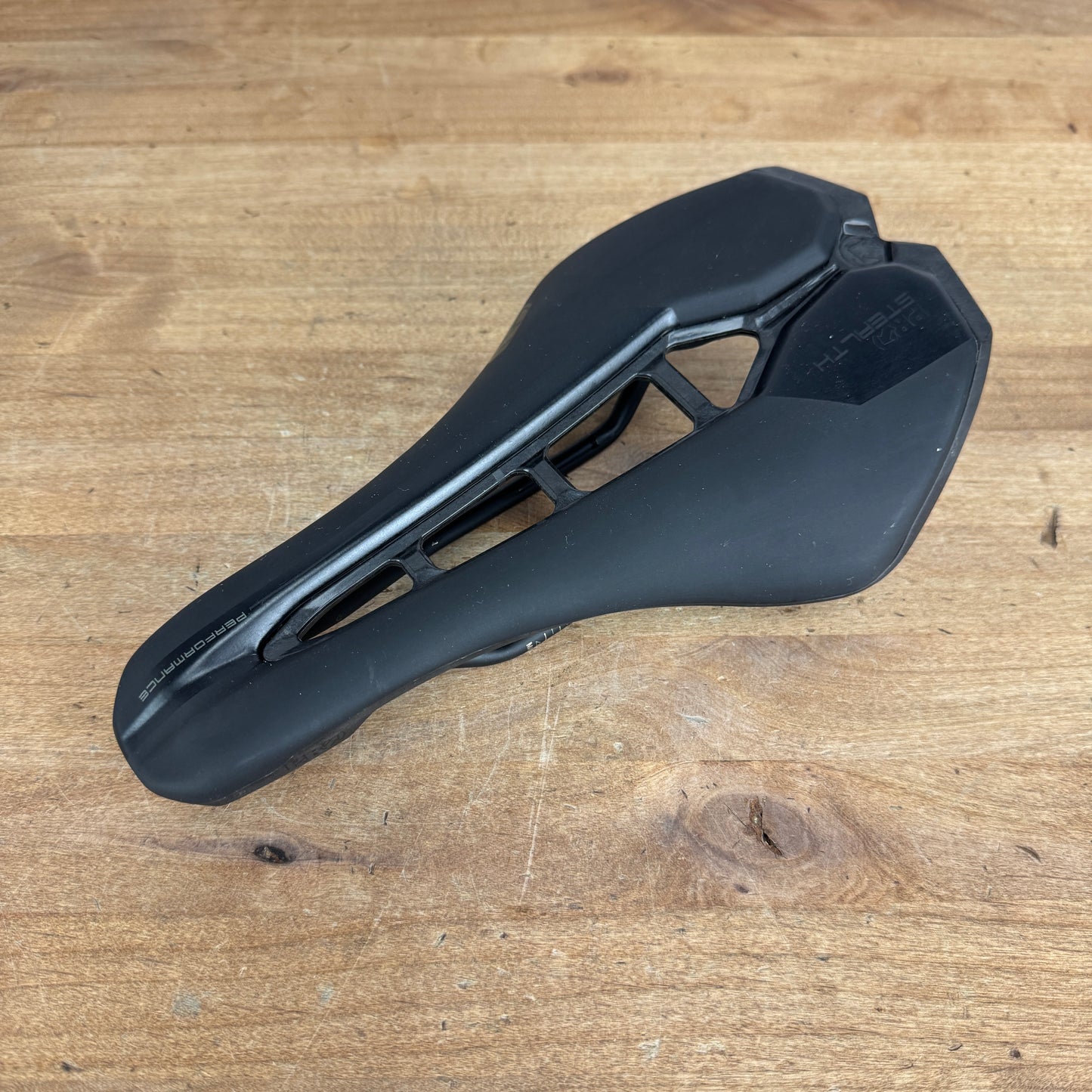 Low Mile! Shimano Pro Stealth Performance 7x7mm Inox Rails 142mm Bike Saddle