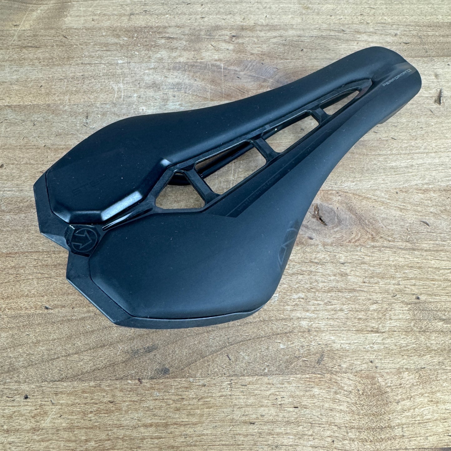 Low Mile! Shimano Pro Stealth Performance 7x7mm Inox Rails 142mm Bike Saddle