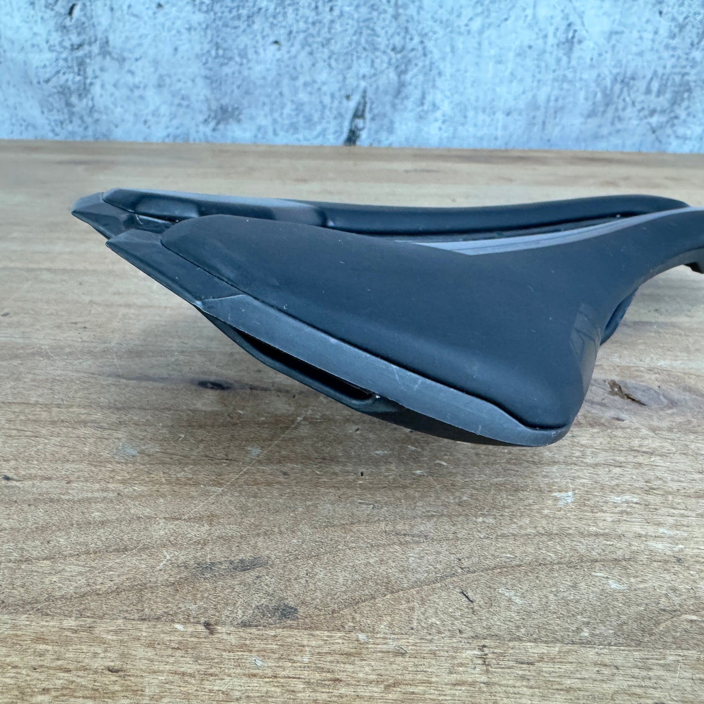 Low Mile! Shimano Pro Stealth Performance 7x7mm Inox Rails 142mm Bike Saddle
