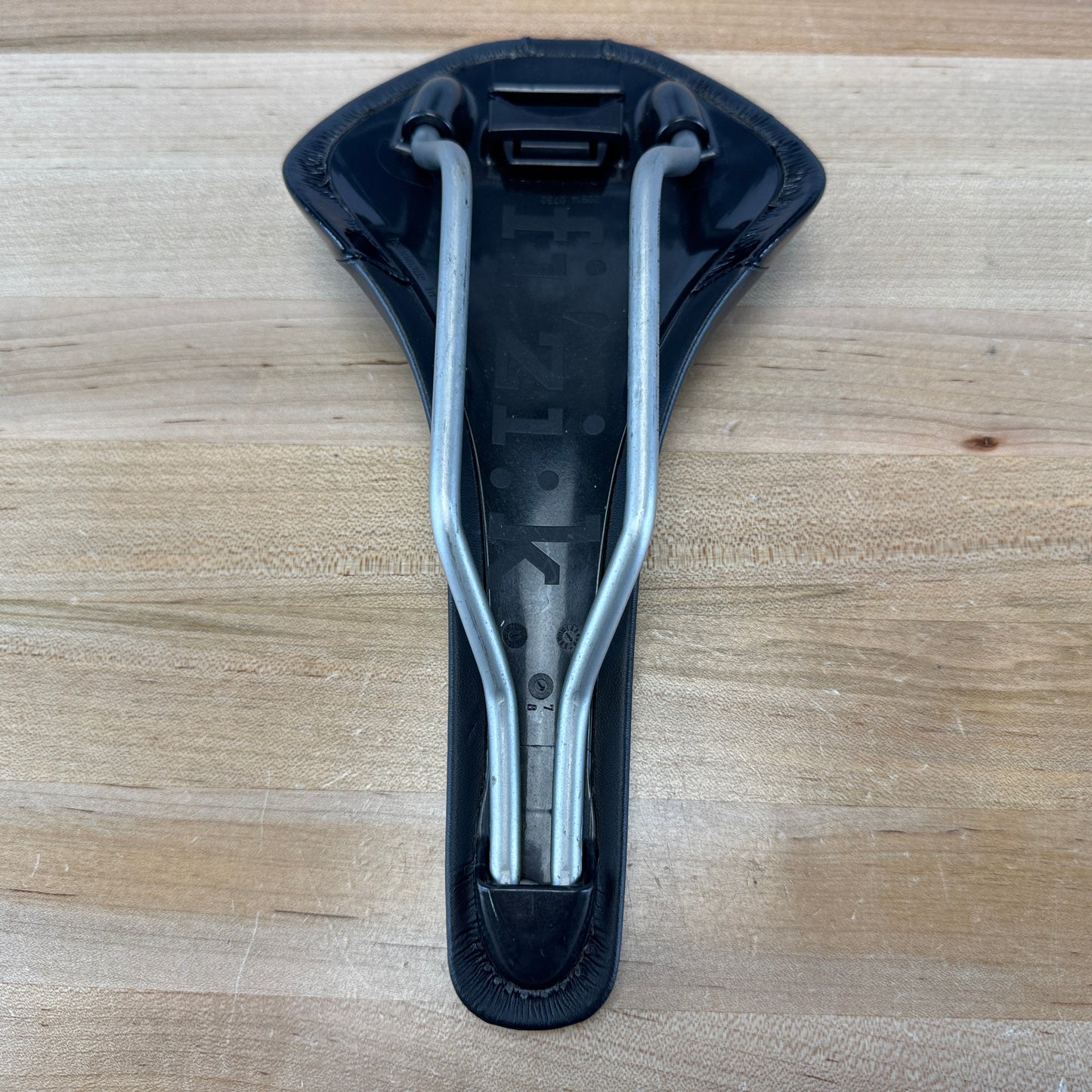 Fizik Antares 7x7mm Alloy Rails 140mm Bike Saddle 212g