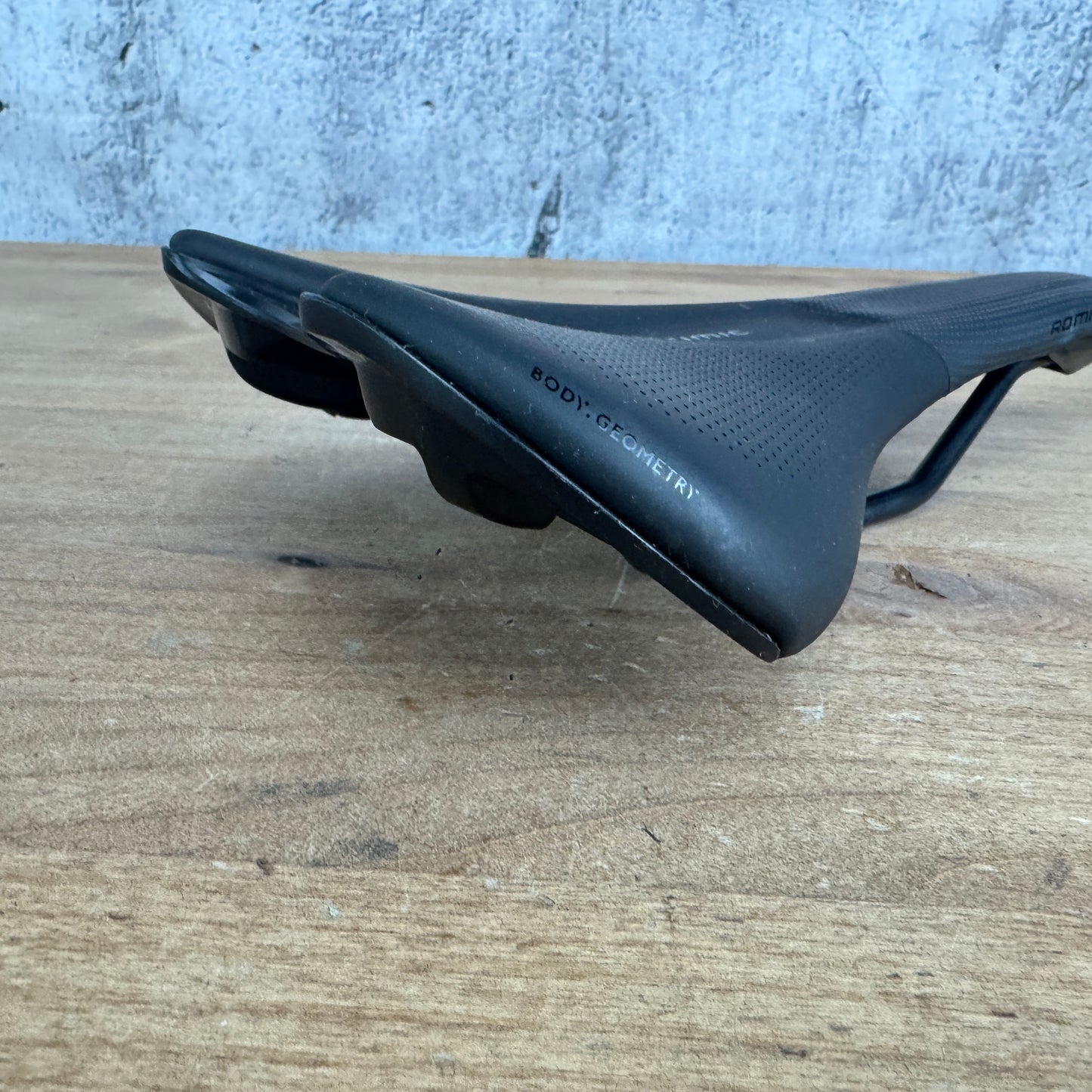 Specialized Romin Evo Expert Mimic 155mm 7x7mm Hollow-Ti Rails Bike Saddle 240g