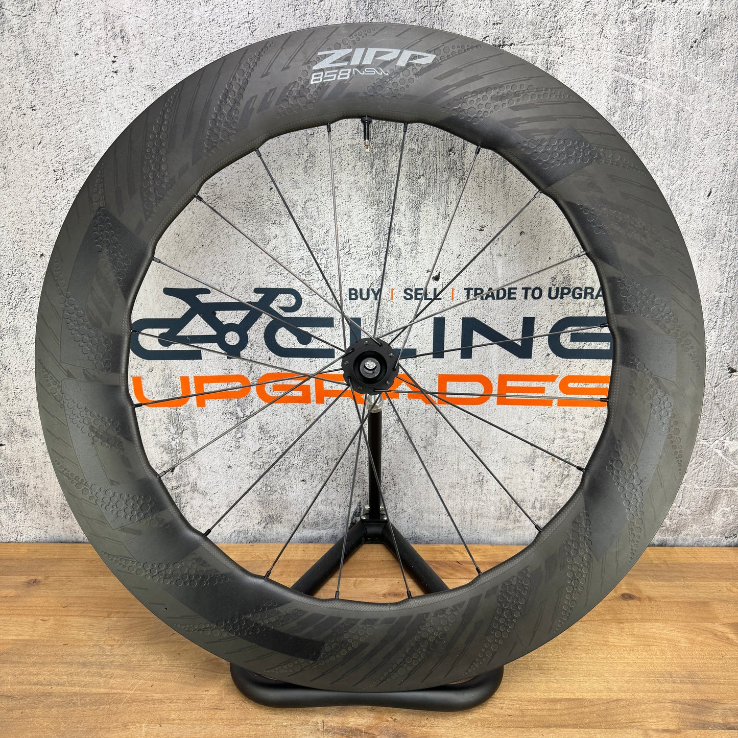Zipp 858 NSW Carbon Tubeless Hookless Disc Brake Front Wheel 700c 726g