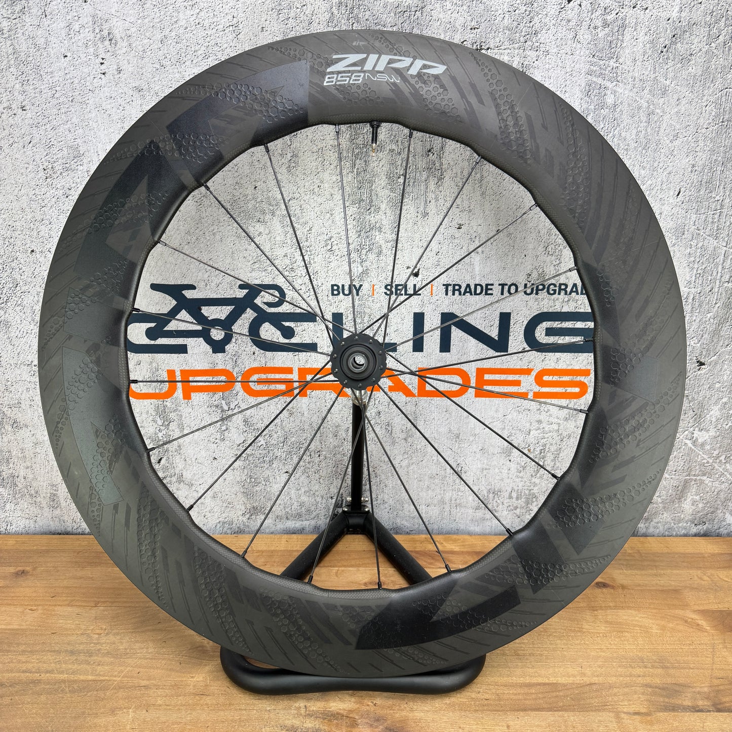Zipp 858 NSW Carbon Tubeless Hookless Disc Brake Front Wheel 700c 726g