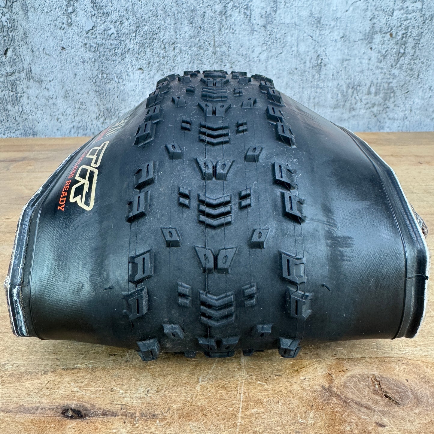 Low Mile! Maxxis Aspen 29" x 2.4" Single Tubeless Mountain Bike Tire 819g