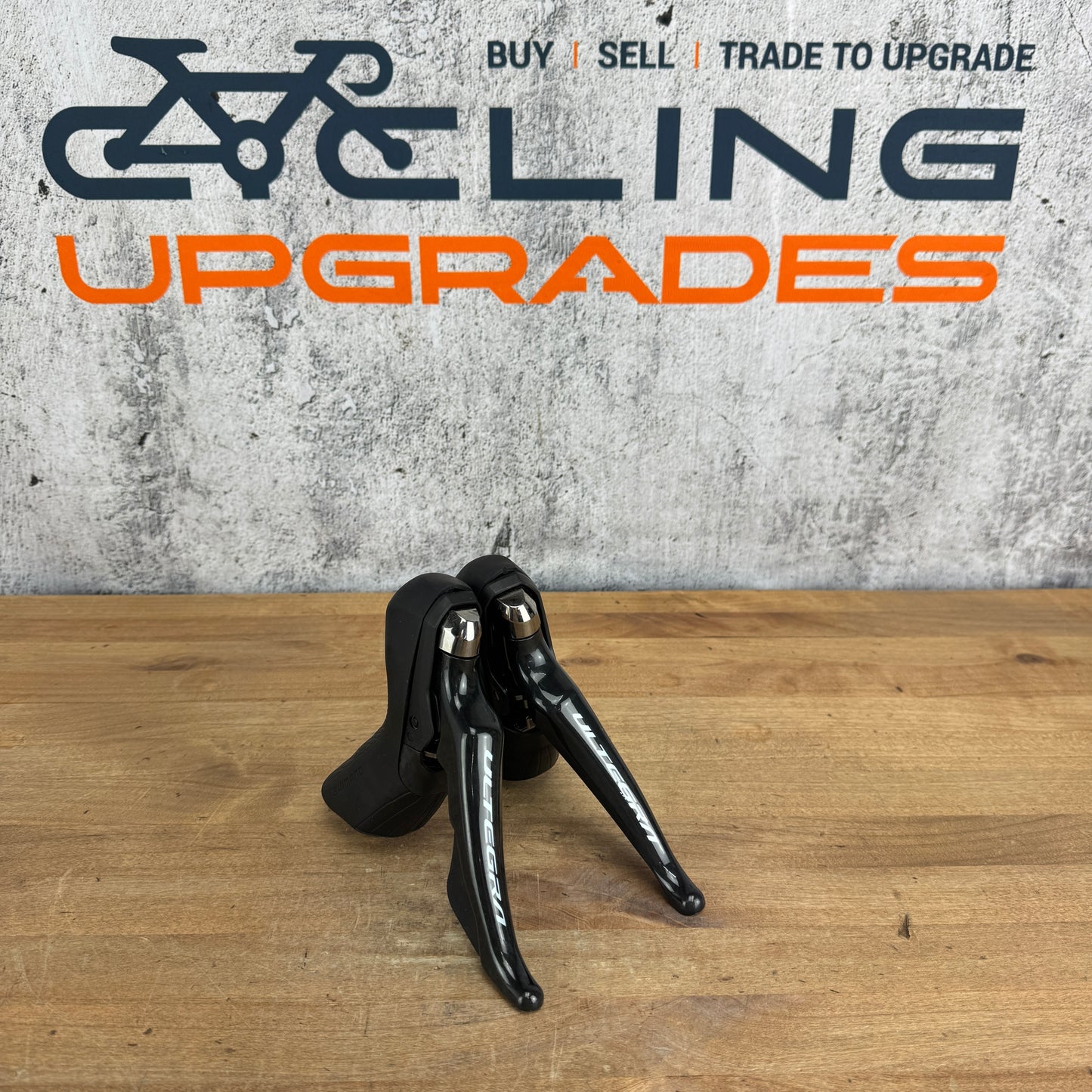 Low Mile! Shimano Ultegra ST-R8020 11-Speed Mechanical/Hydraulic Shifters 574g