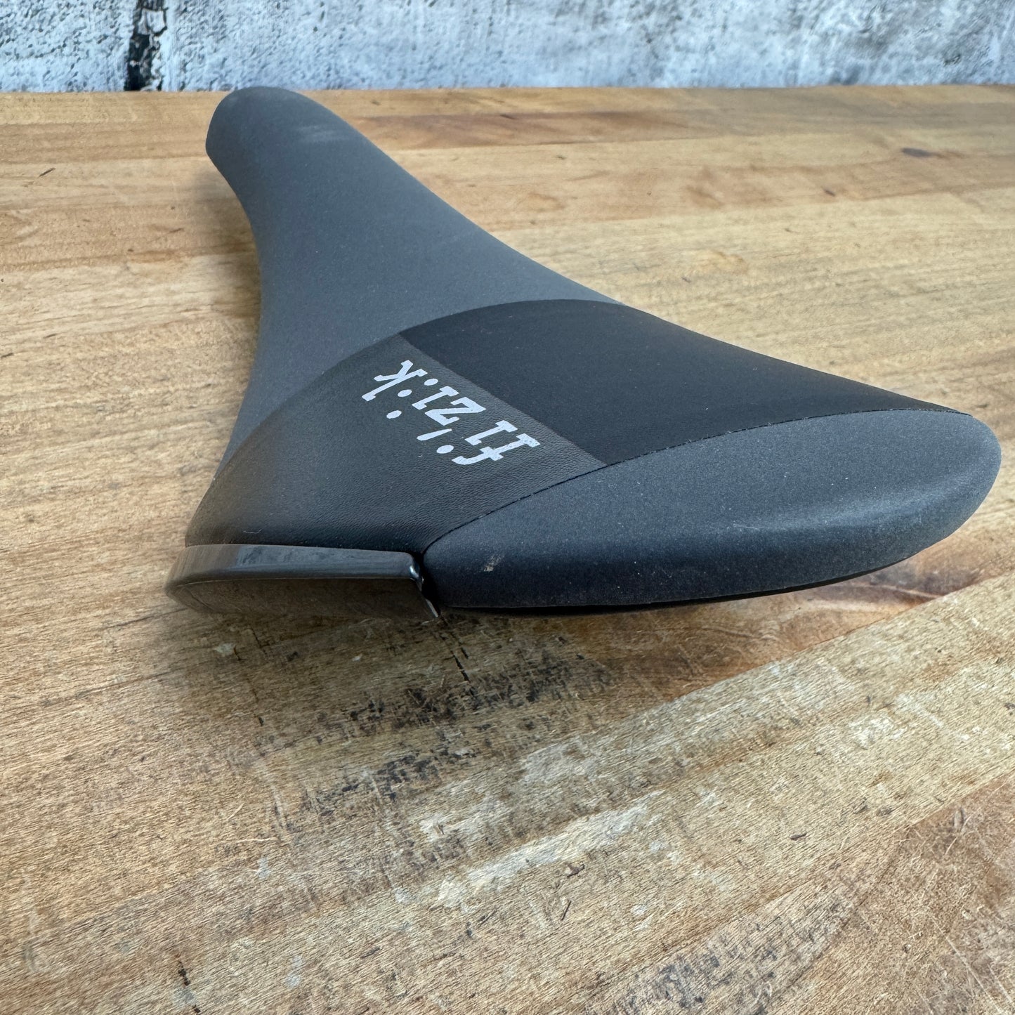 New! Fizik Aliante R3 138mm 7x7mm Kium Rails Carbon Bike Saddle 219g MSRP $150