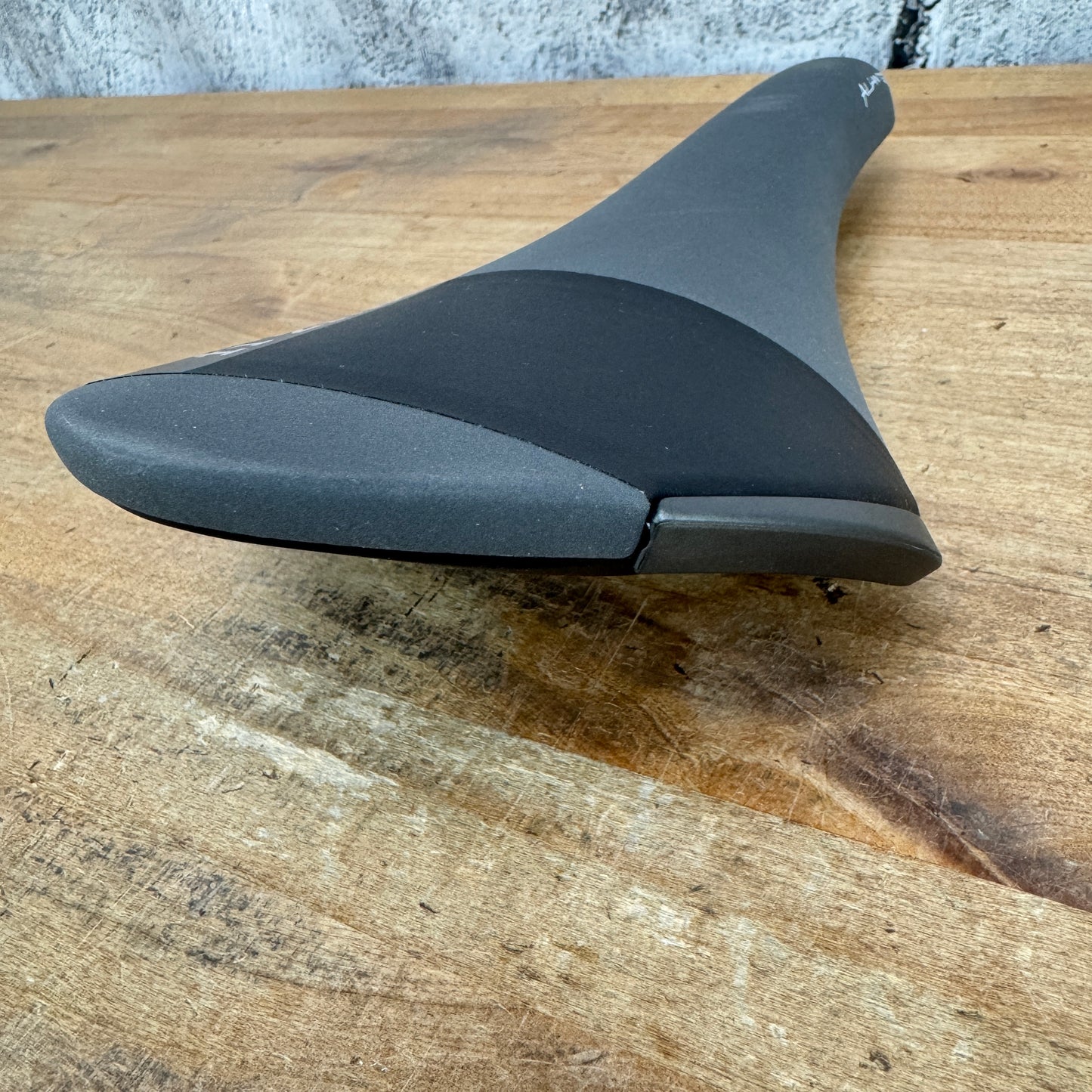New! Fizik Aliante R3 138mm 7x7mm Kium Rails Carbon Bike Saddle 219g MSRP $150