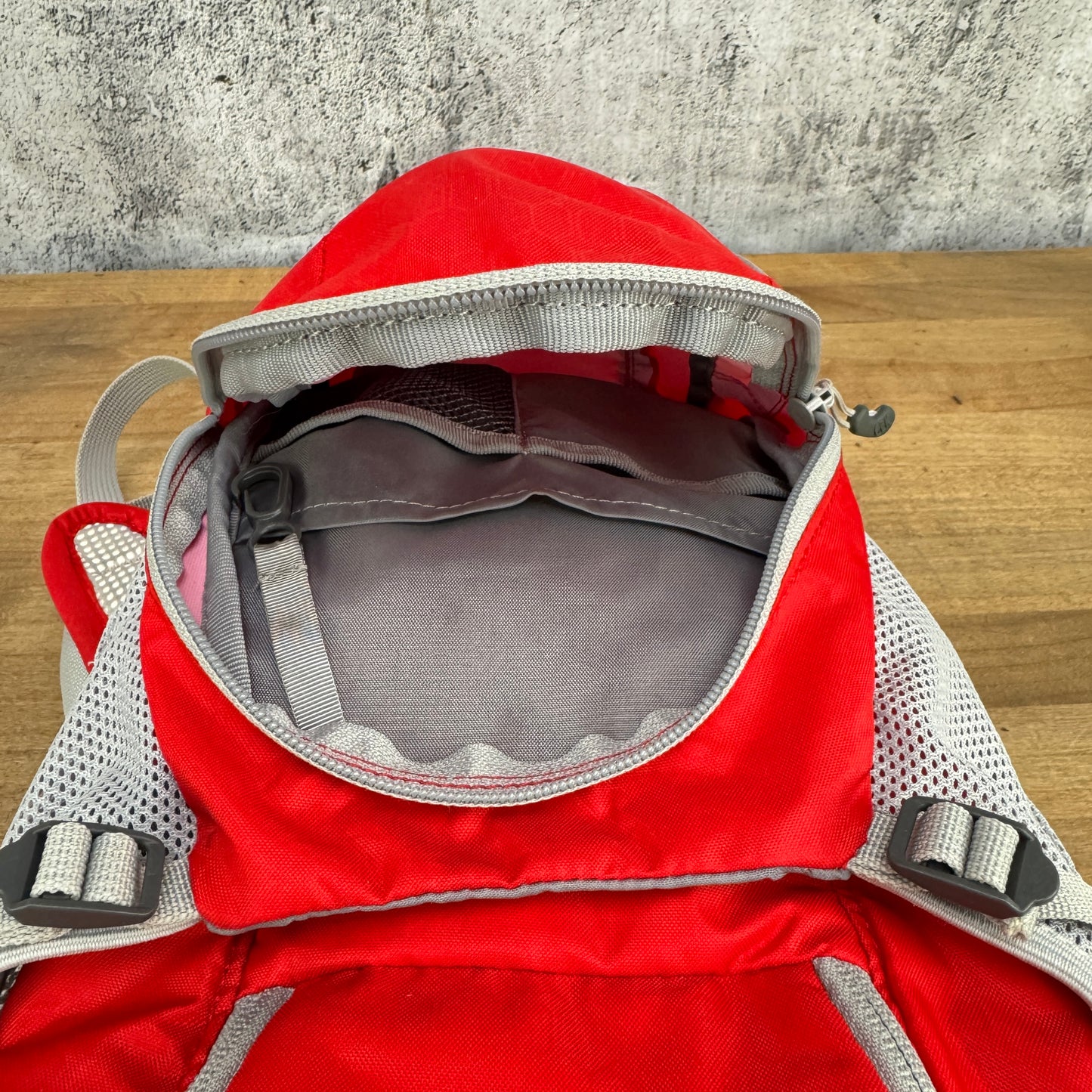New! Camelbak Ratchet 100oz Hydration Backpack w/ Bladder 528g