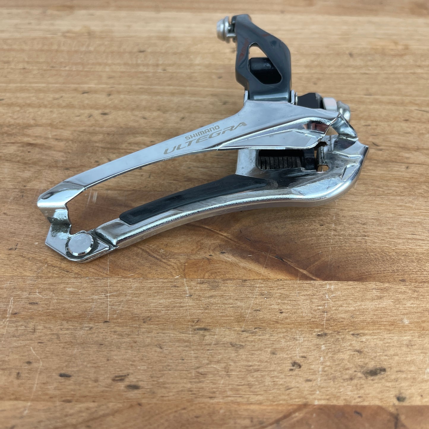 Shimano Ultegra FD-6800 11-Speed Mechanical Braze-On Front Derailleur