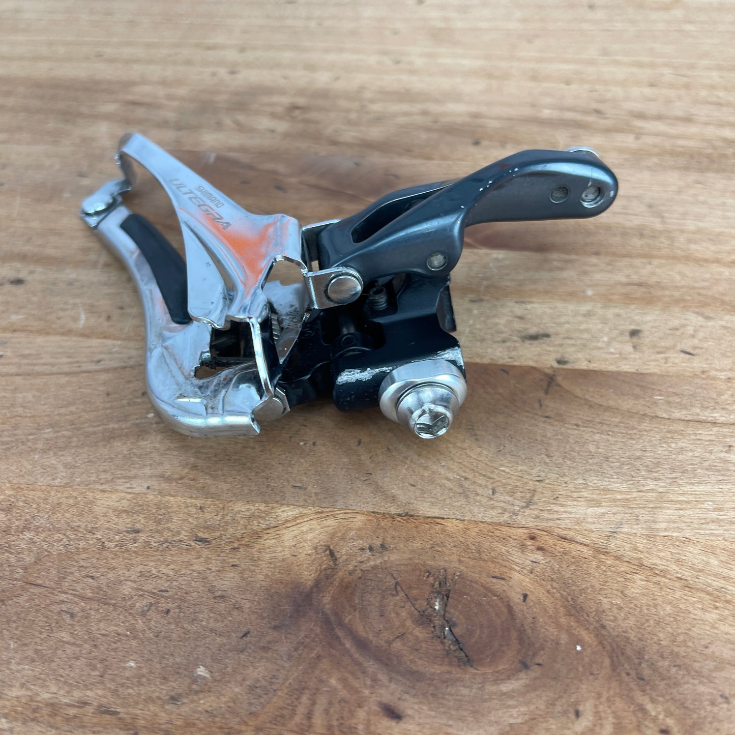 Shimano Ultegra FD-6800 11-Speed Mechanical Braze-On Front Derailleur