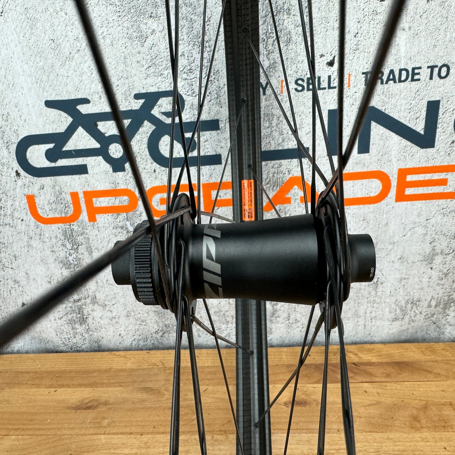 Low Mile! Zipp 101 XPLR Carbon Tubeless Hookless Gravel Disc Wheelset 700c 1707g