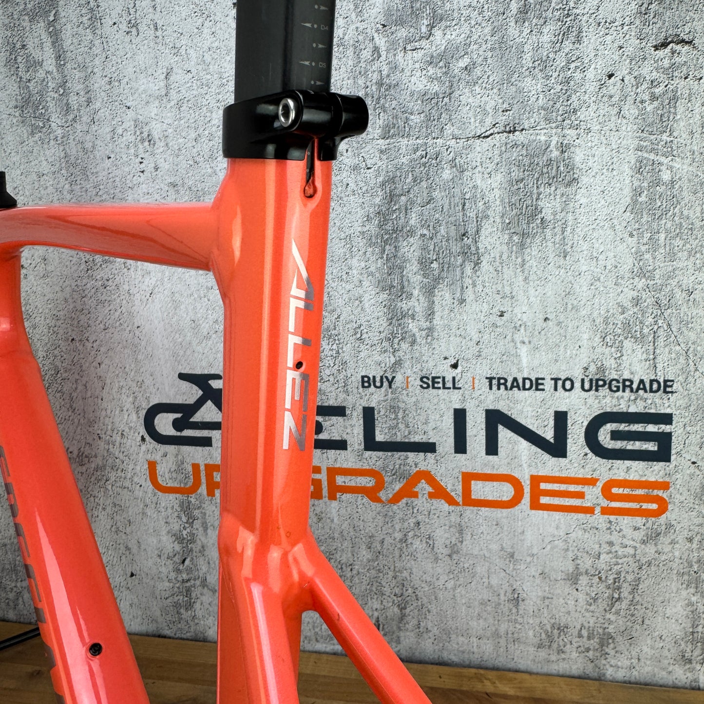Low Mile! 2023 Specialized Allez Sprint 61cm Alloy Disc Brake BIke Frameset 700c