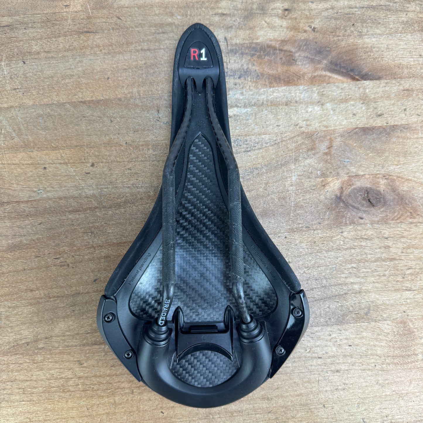 Fizik Aliante R1 138mm 7x10mm Carbon Rails Bike Saddle 182g
