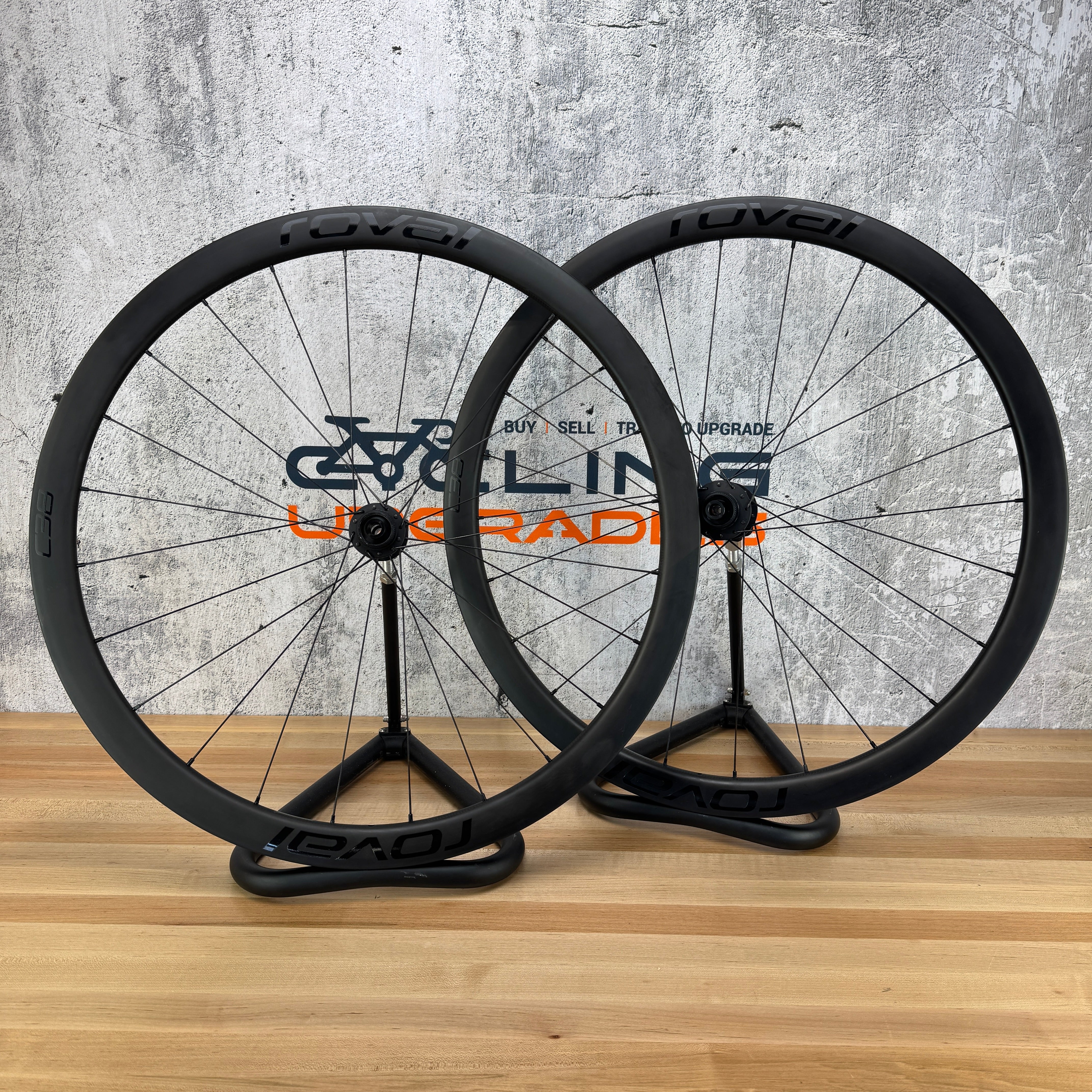 Low Mile! Roval Rapide C38 Carbon Tubeless Disc Wheelset 700c DT