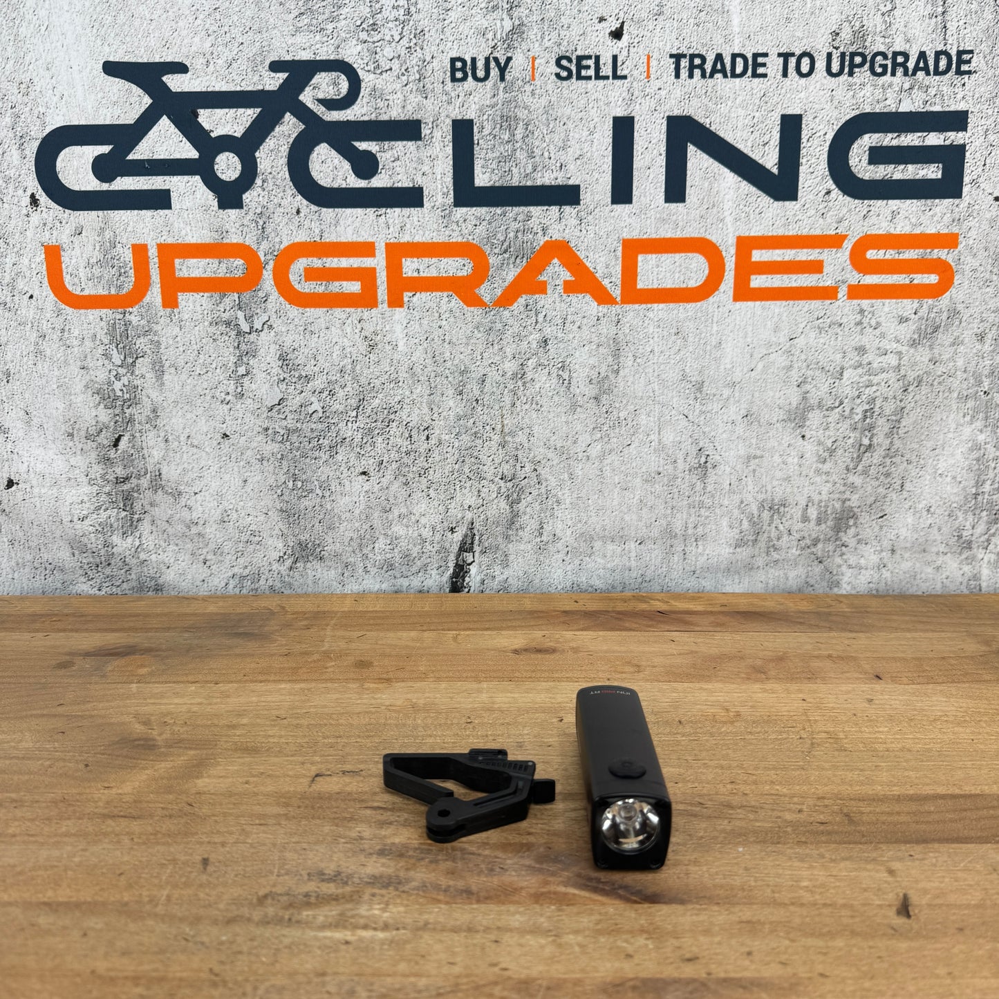 Bontrager Ion Pro RT 800 Lumens Front Bike Light w/Mount 163g