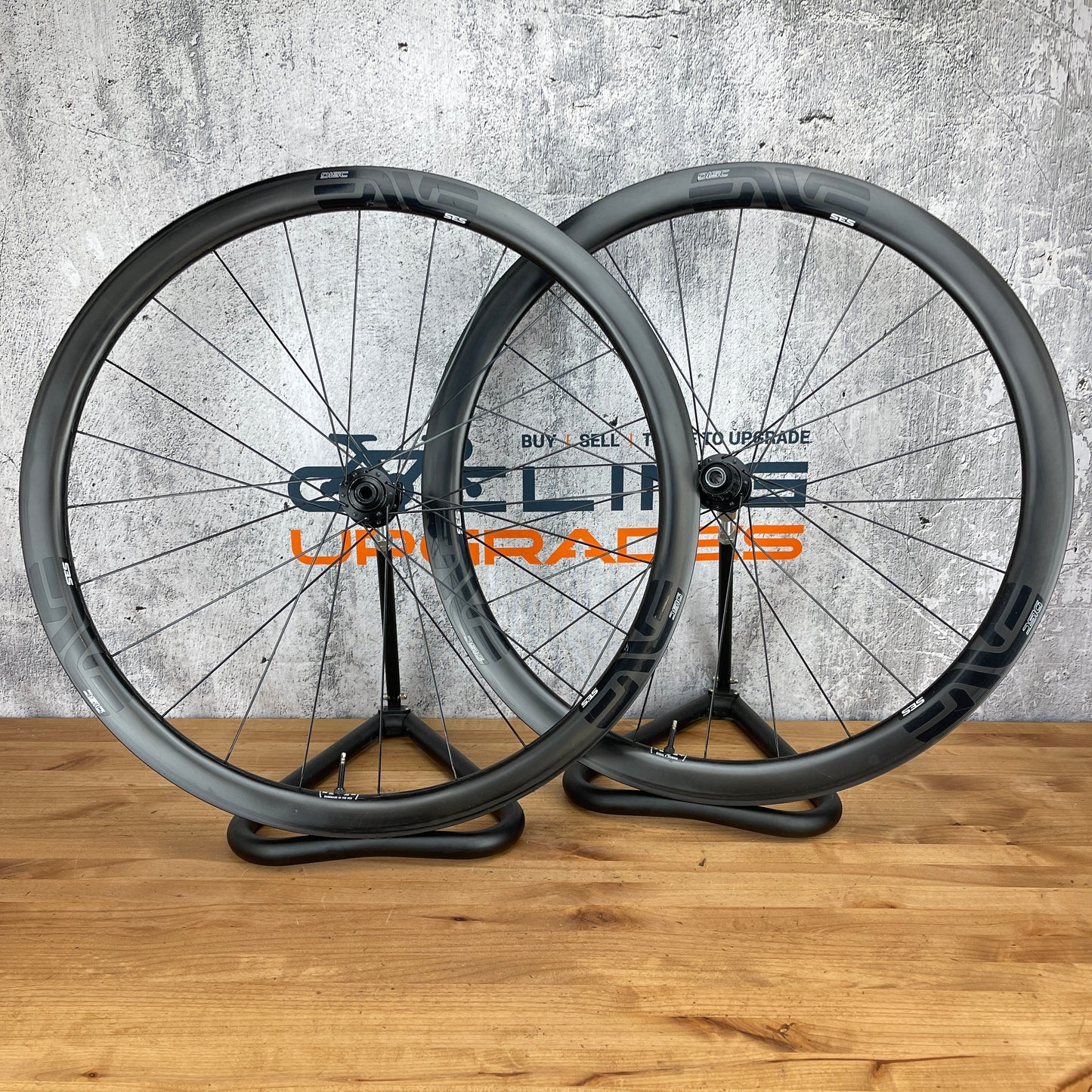 Enve SES 3.4 Carbon Tubeless Wheelset 700c Disc Brake DT Swiss 240s 1446g