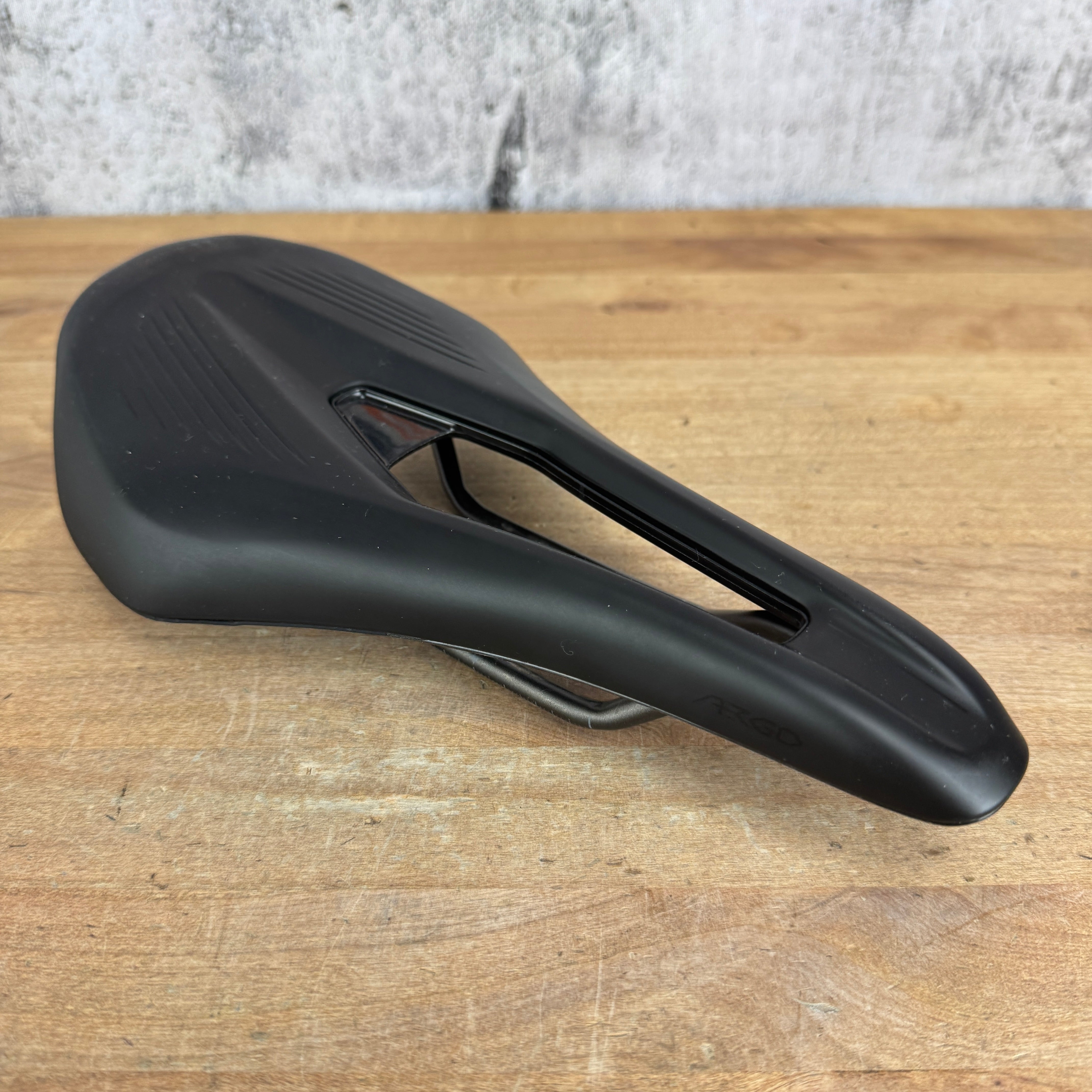 Fizik Argo Vento 140mm 7x7mm Kium Rails Bike Saddle 226g