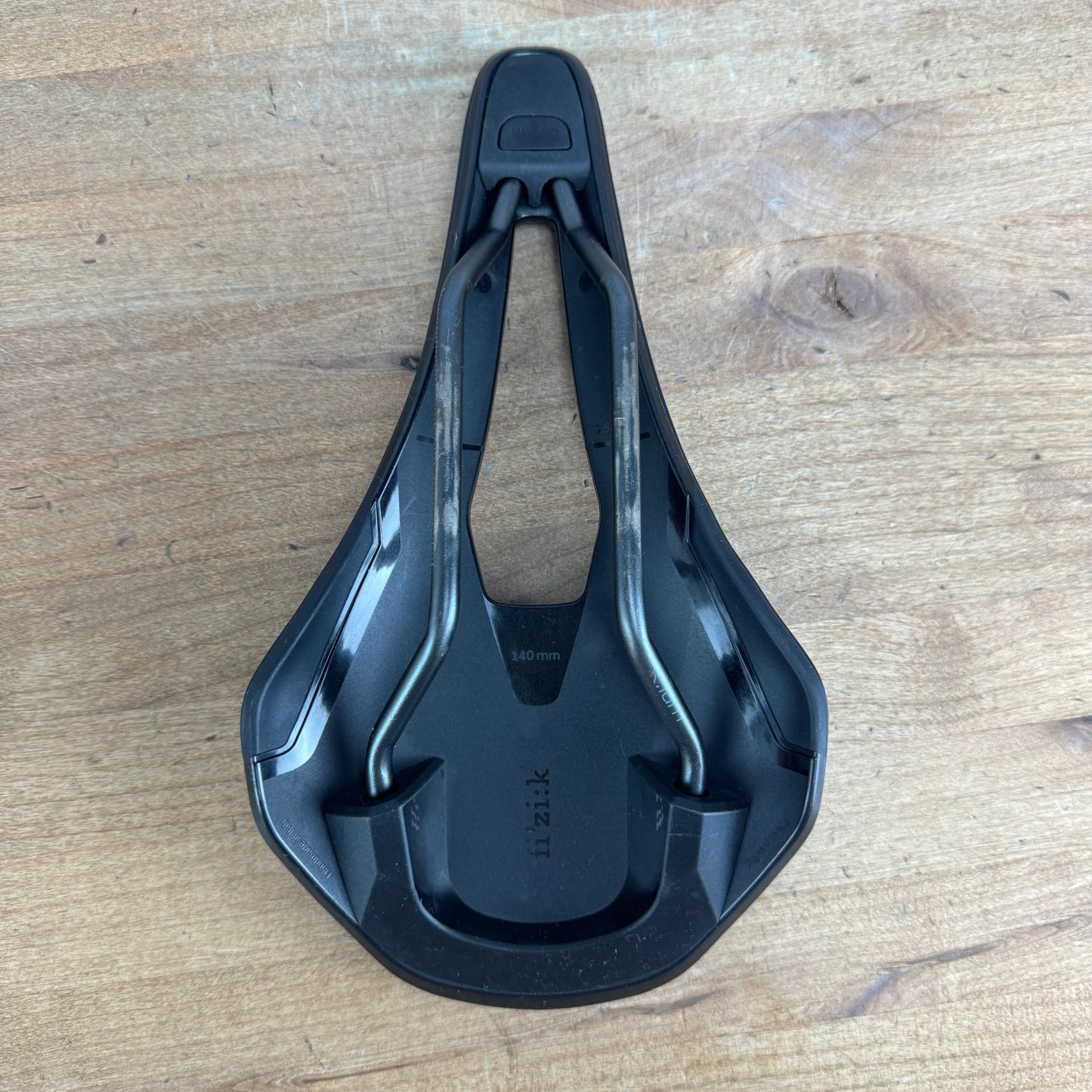Fizik Argo Vento 140mm 7x7mm Kium Rails Bike Saddle 226g