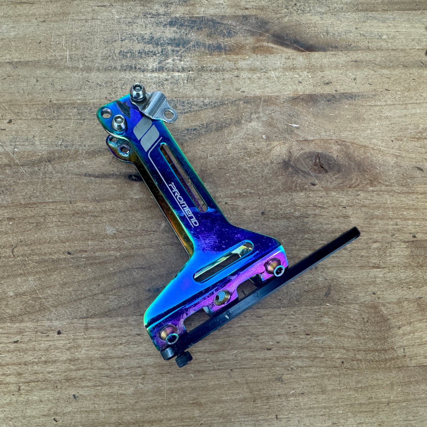 Promend Oilslick FJJ-285 TT/Triathlon Bike Water Bottle Mount 124g