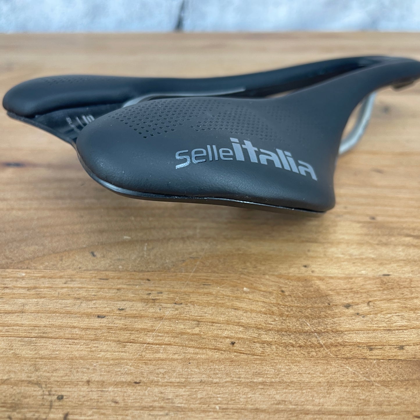 New Takeoff! Selle Italia SLR Superflow Boost 145mm 7x7mm Titanium Rails Saddle