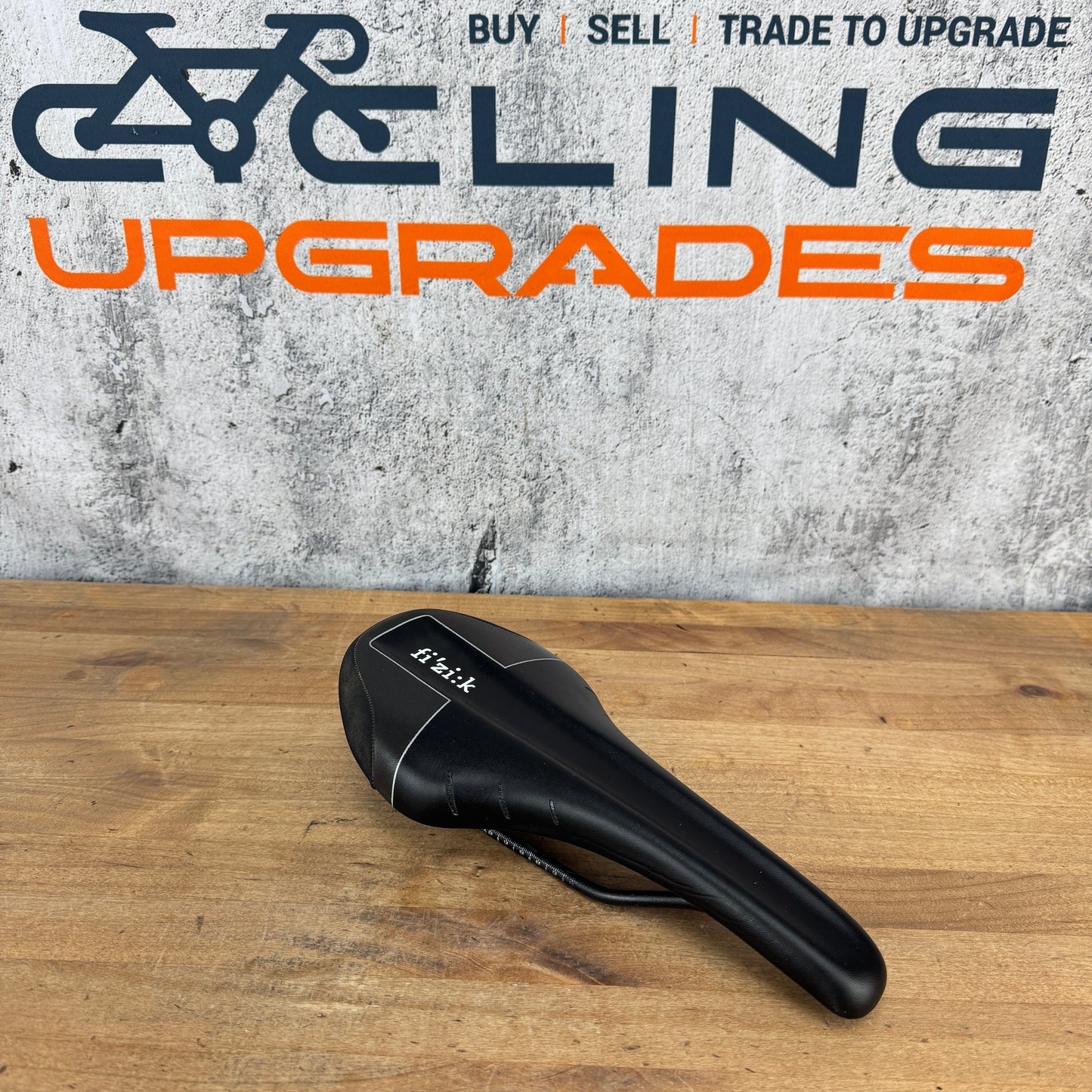 Fizik Tundra M5 7x7mm Steel Rails 125mm Bike Saddle 246g