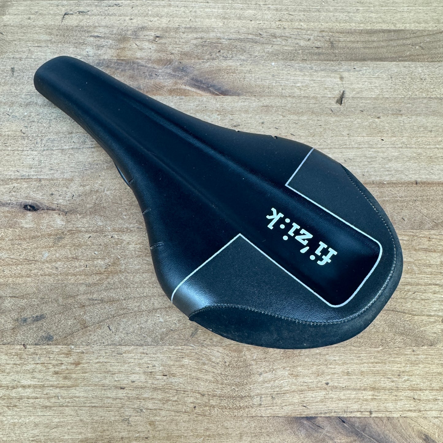 Fizik Tundra M5 7x7mm Steel Rails 125mm Bike Saddle 246g