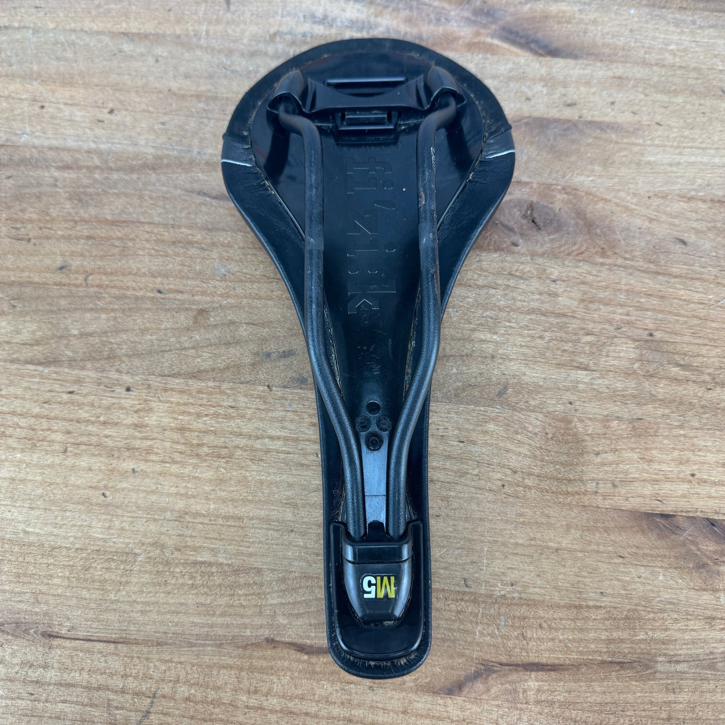 Fizik Tundra M5 7x7mm Steel Rails 125mm Bike Saddle 246g