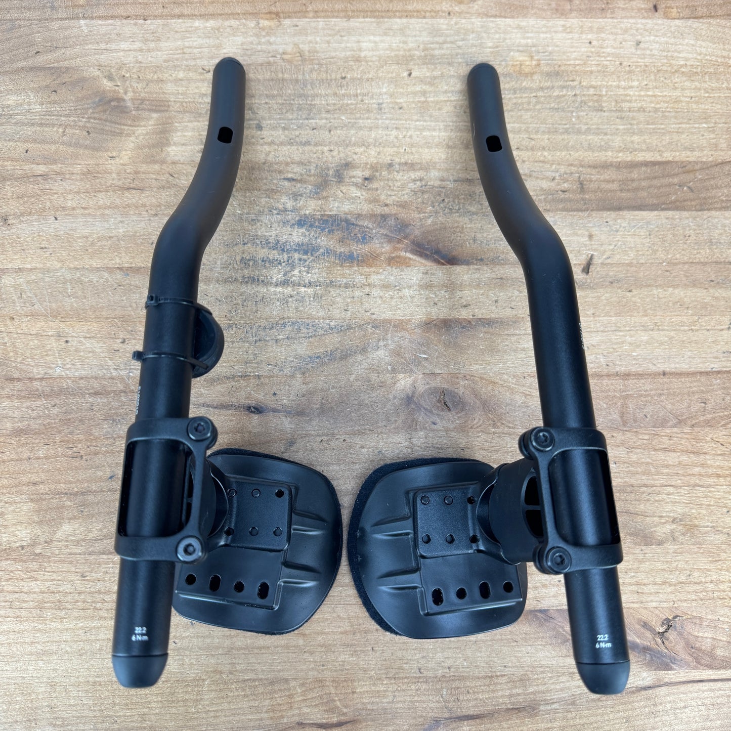 Zipp Vulka TT/Triathlon Clip-On Aero Extensions + Arm Pads for 31.8mm Handlebar