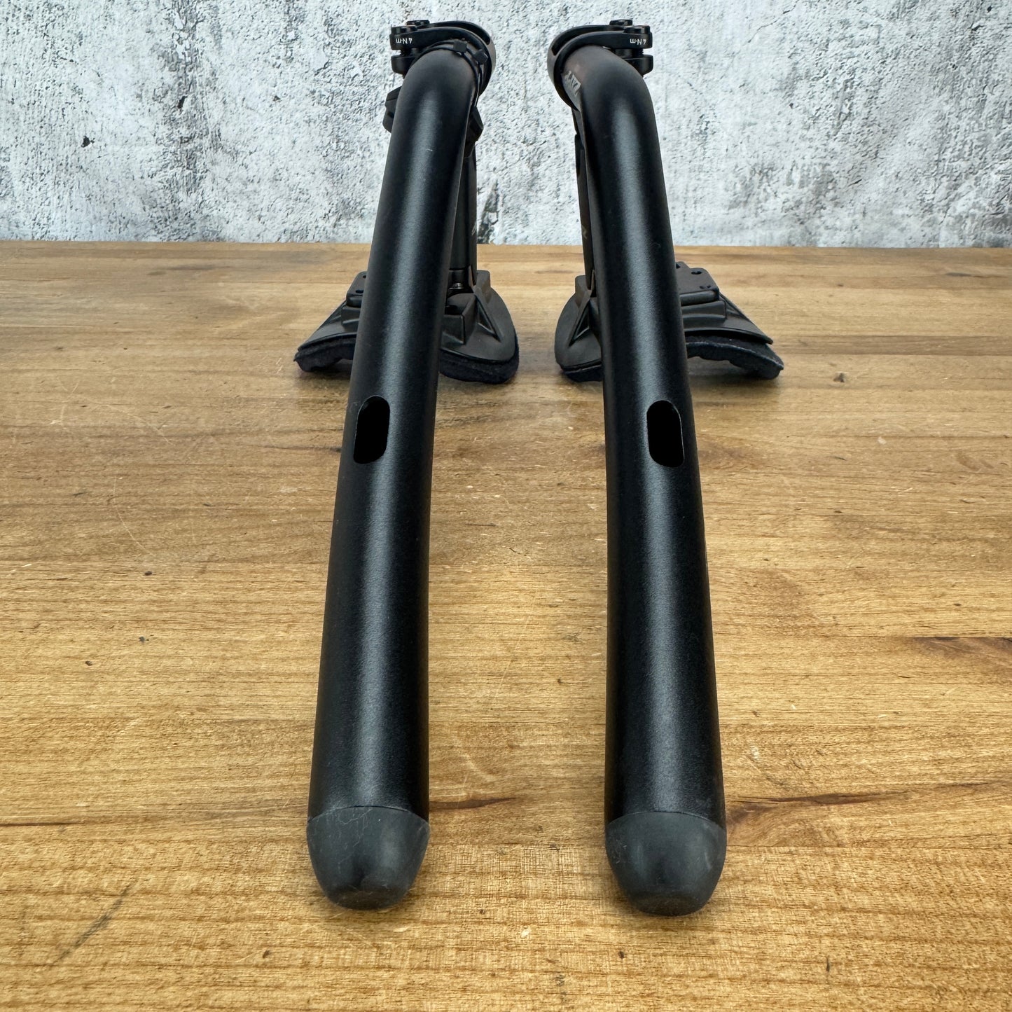 Zipp Vulka TT/Triathlon Clip-On Aero Extensions + Arm Pads for 31.8mm Handlebar