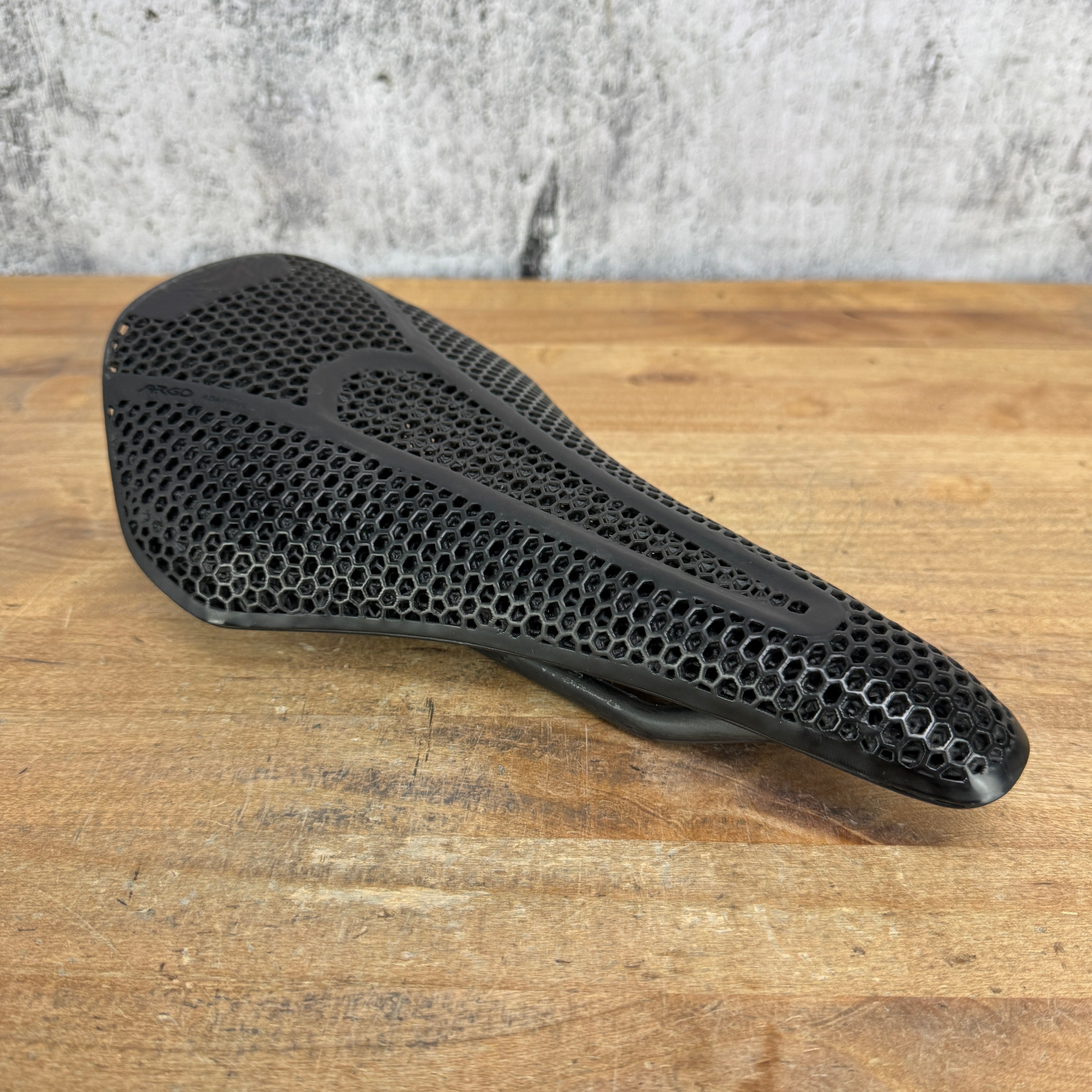 Fizik Argo Vento Adaptive 00 Mobius 140mm 7x9mm Carbon Rails