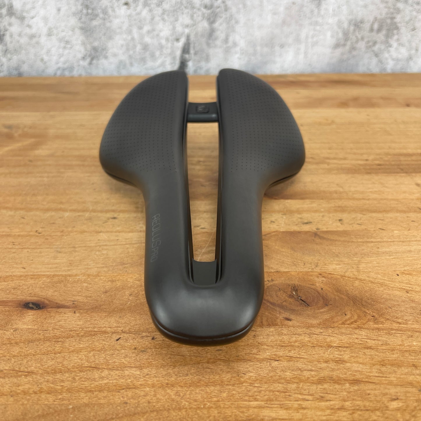 Bontrager Aeolus Pro 145mm 7x10 mm Carbon Rails Bike Saddle 170g