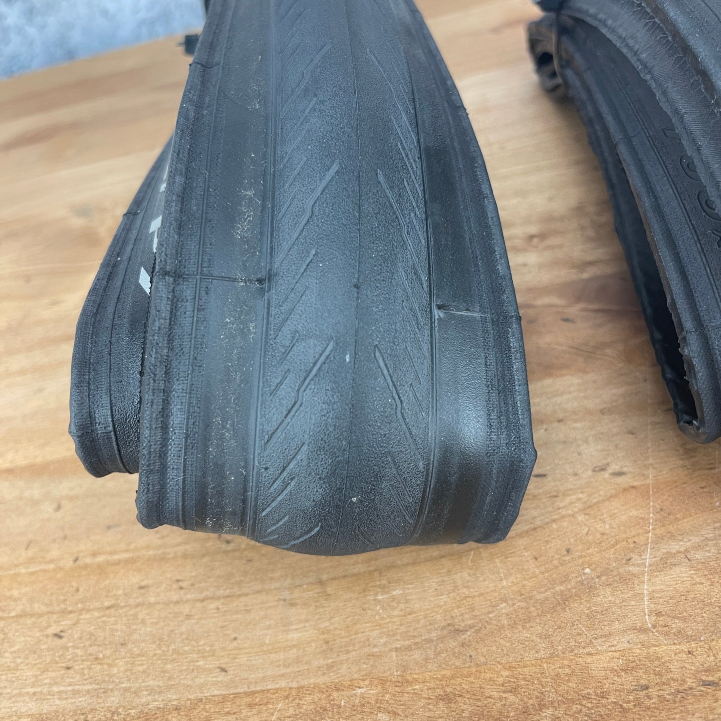 New! Pair Pirelli P7 Sport 700c x 28mm Road Bike Clincher Tires
