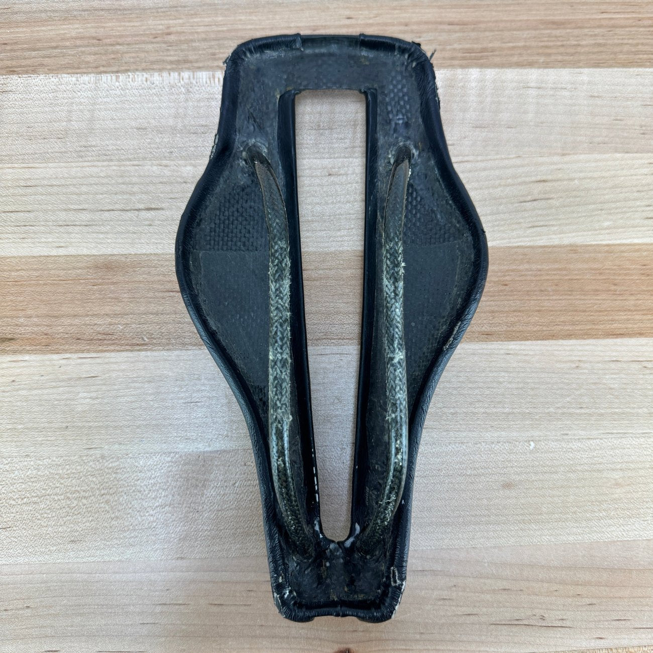 Dash Strike 7x7mm Carbon Rails 135mm Lightweight TT/Triathlon Bike Saddle 130g
