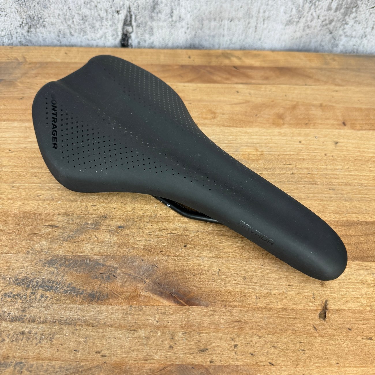 Light Use! Bontrager Arvada 7x7mm Steel Rails 142mm Bike Saddle