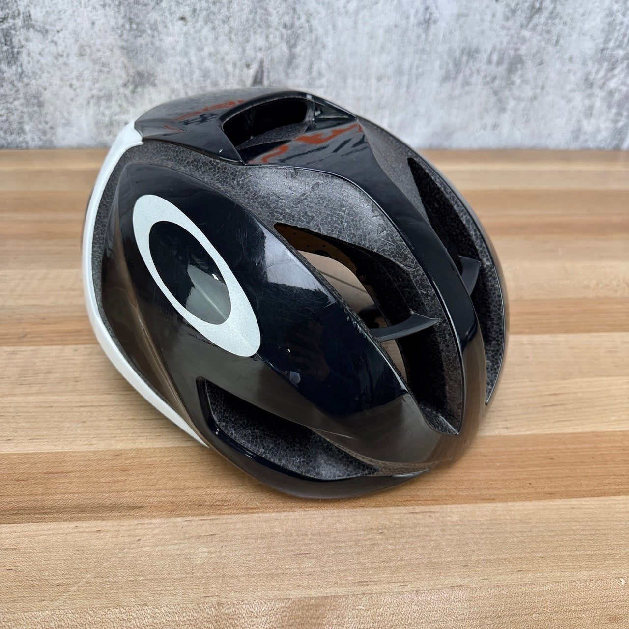 Light Wear Oakley ARO5 XL 58-62cm Gloss Black/White MIPS Cycling Helme –