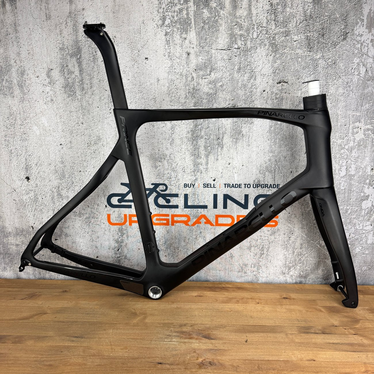 Low Mile! 2022 Pinarello Prince 60cm Carbon Disc Brake Frameset