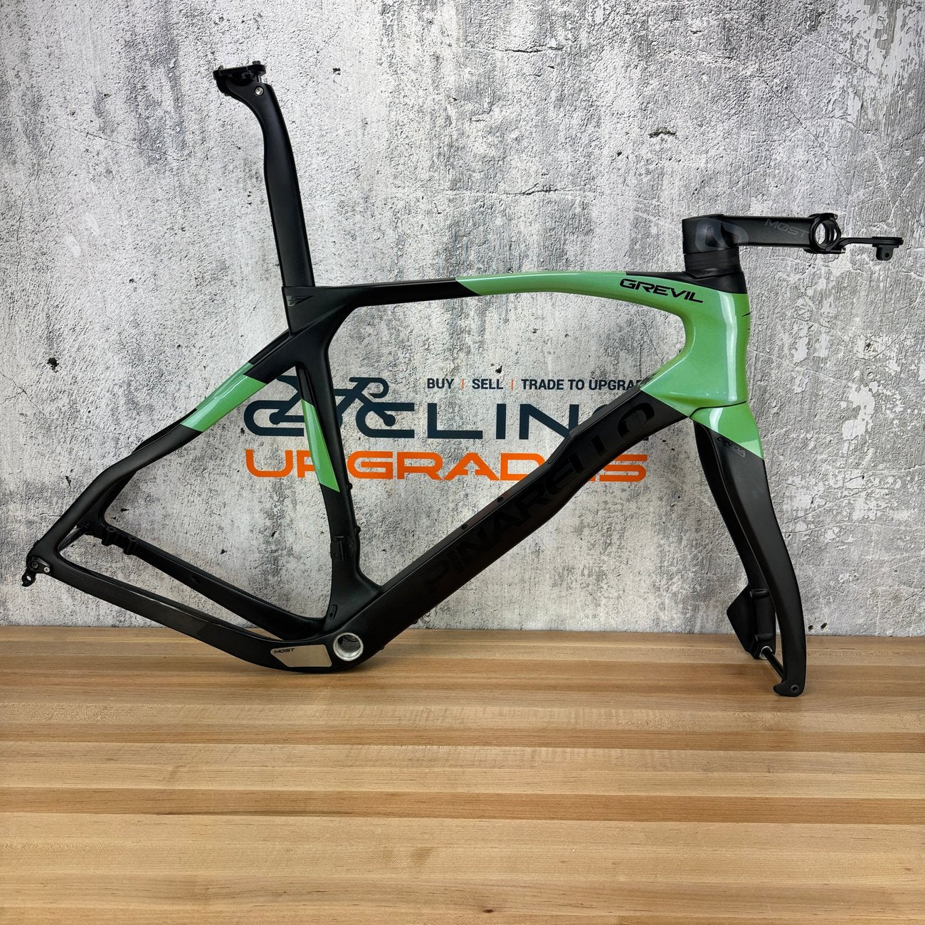 Low Mile! 2023 Pinarello Grevil F Size 550 (56cm TT) Carbon Gravel Frameset 700c
